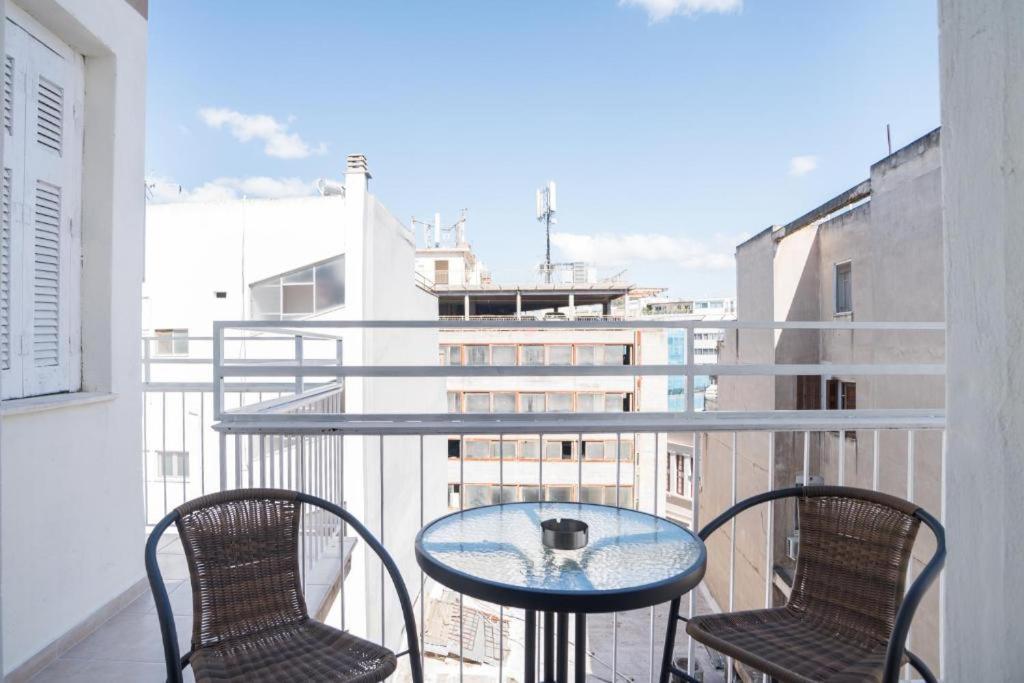 Апартаменты Monastiraki 3-4 Blue Sky Афины Экстерьер фото
